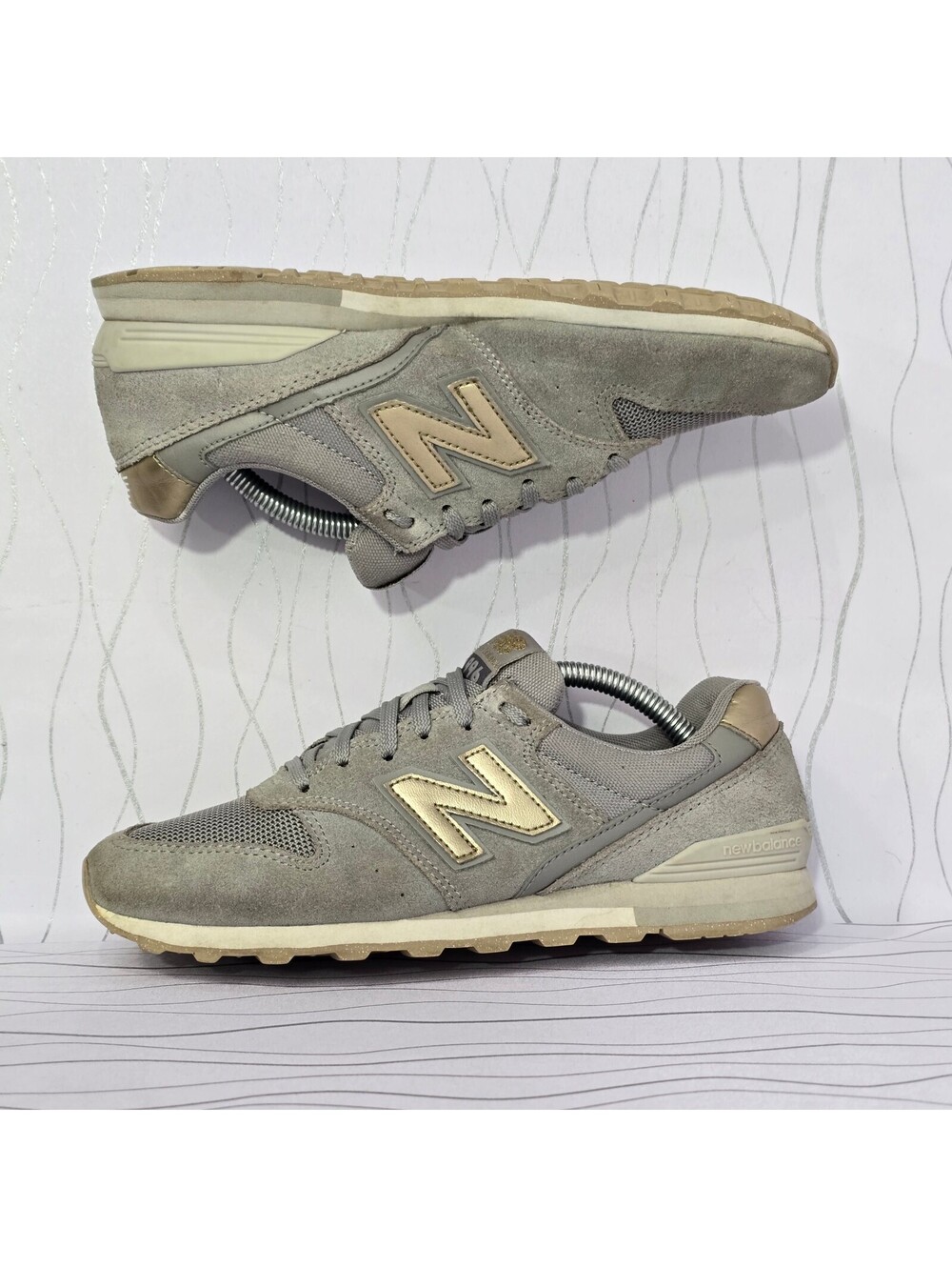 New Balance 996 Gray Gold Women’s Size 7 Suede Sneakers WL996CG2